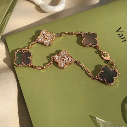[⭐Aura] CLOVER 5 MOTIF GRAY MOP BRACELET COLLECTION