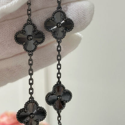 [⭐Aura]CLOVER 5 MOTIF BLACK BRACELET