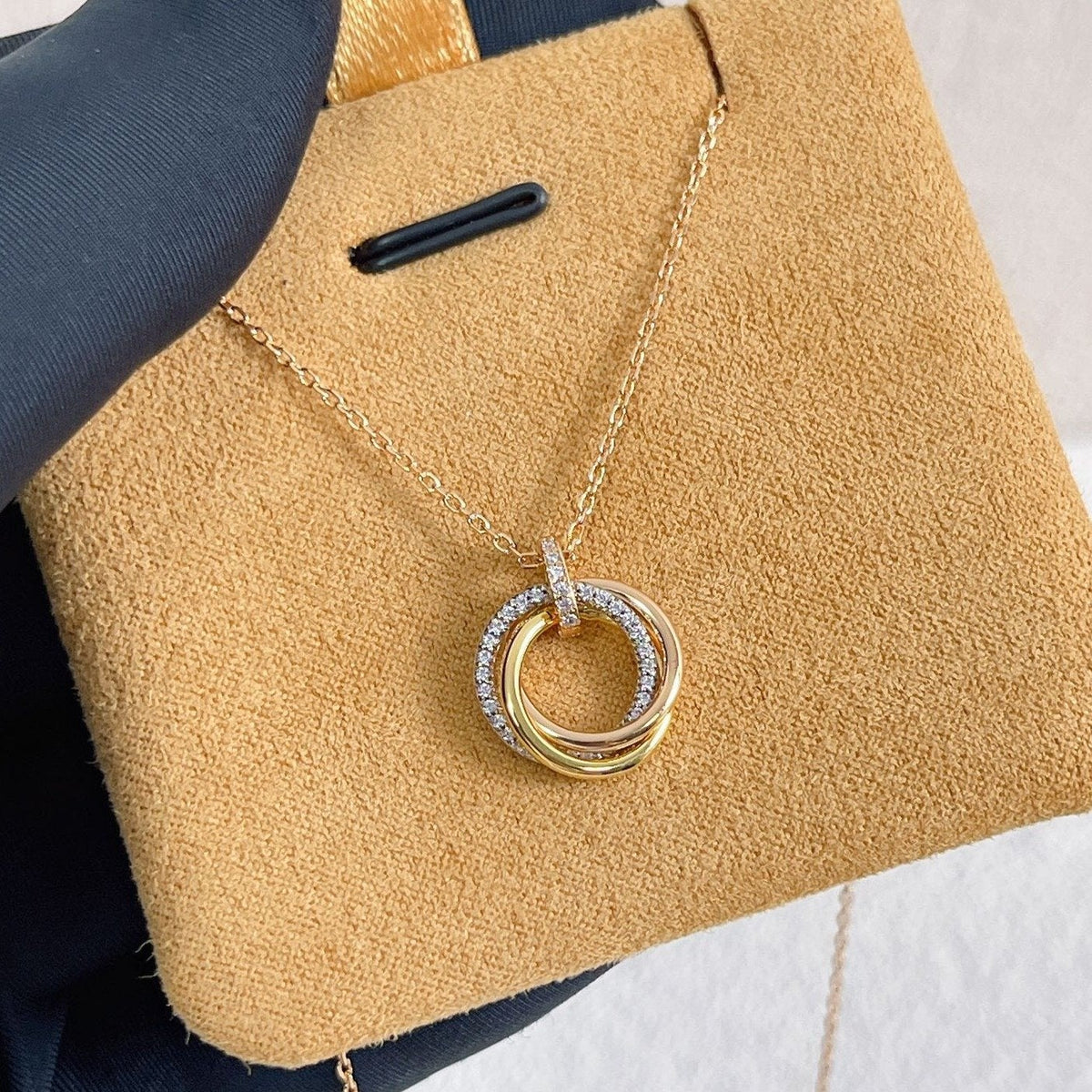 [⭐Aura]TRINITY NECKLACE SILVER GOLD PINK GOLD DIAMONDS