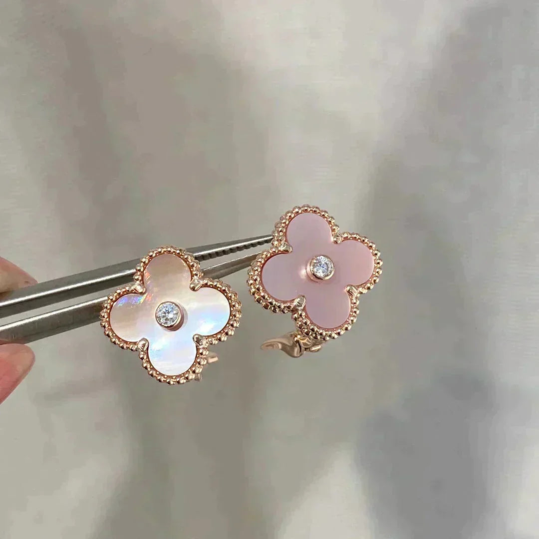[⭐Aura]CLOVER MEDIUM 1 MOTIFS  PINK MOP DIAMOND EARRINGS