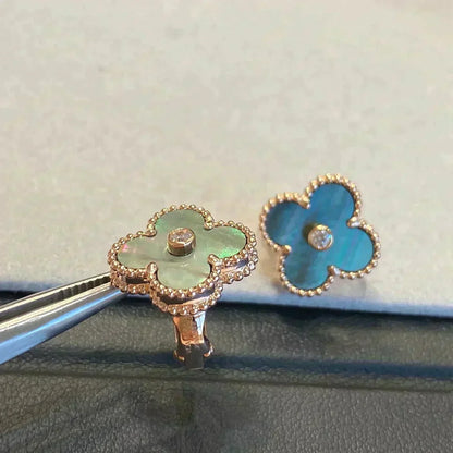 [⭐Aura]CLOVER MEDIUM 1 MOTIFS GRAY MOP  DIAMOND EARRINGS