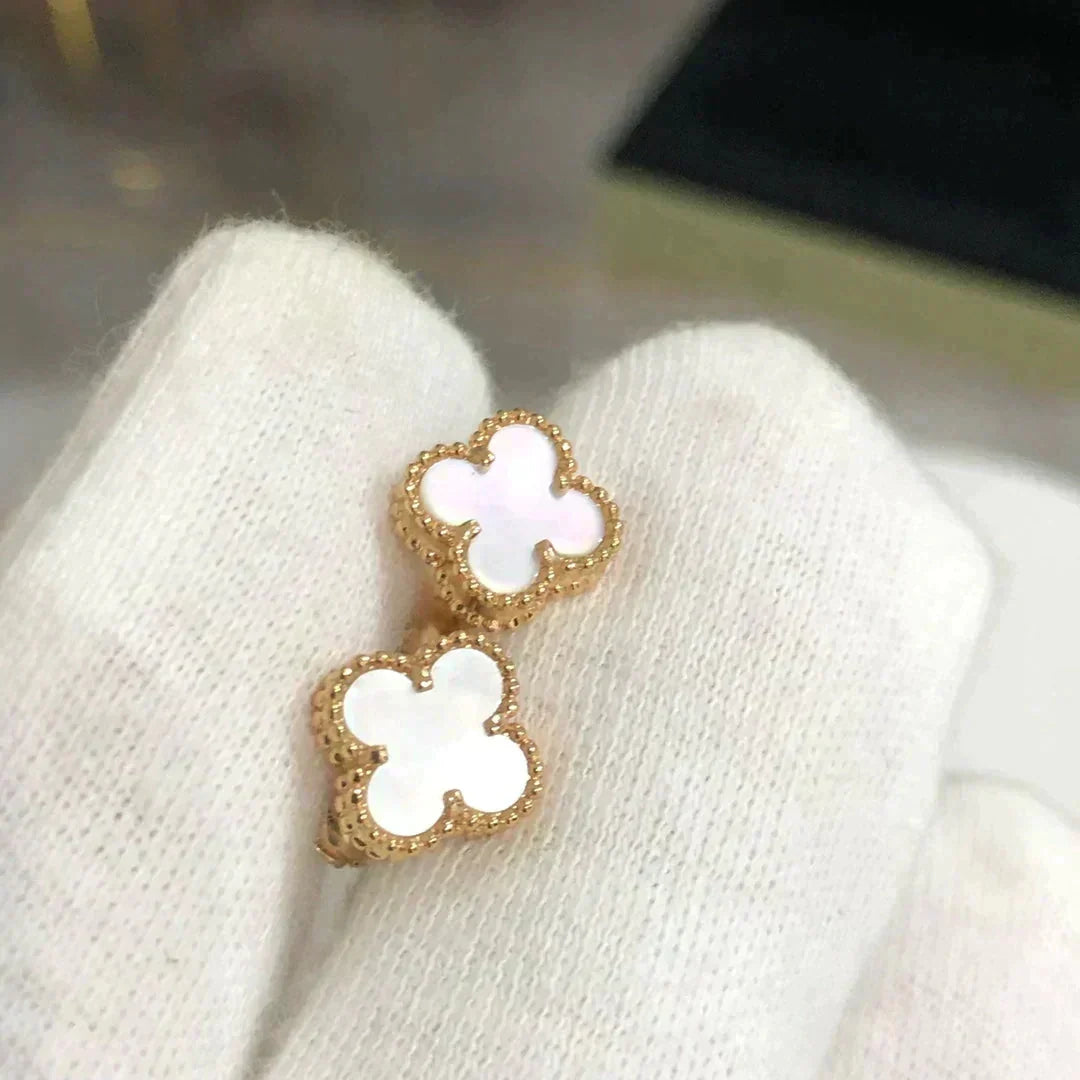 [⭐Aura]CLOVER MINI 9.5MM WHITE MOP EARRINGS