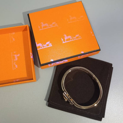 [⭐Aura]H RED BRACELET