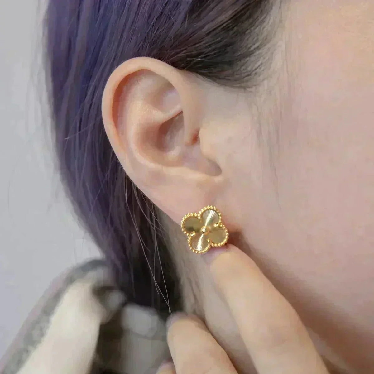 [⭐Aura]CLOVER MEDIUM 1 MOTIFS LASER EARRINGS
