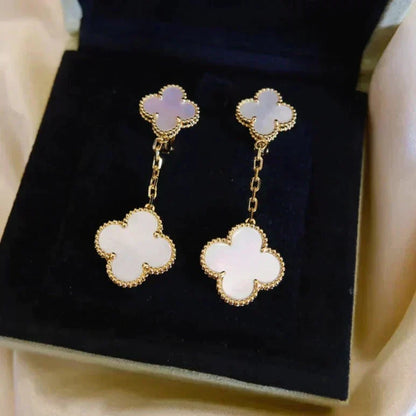 [⭐Aura]CLOVER 2 MOTIF WHITE MOP EARRINGS
