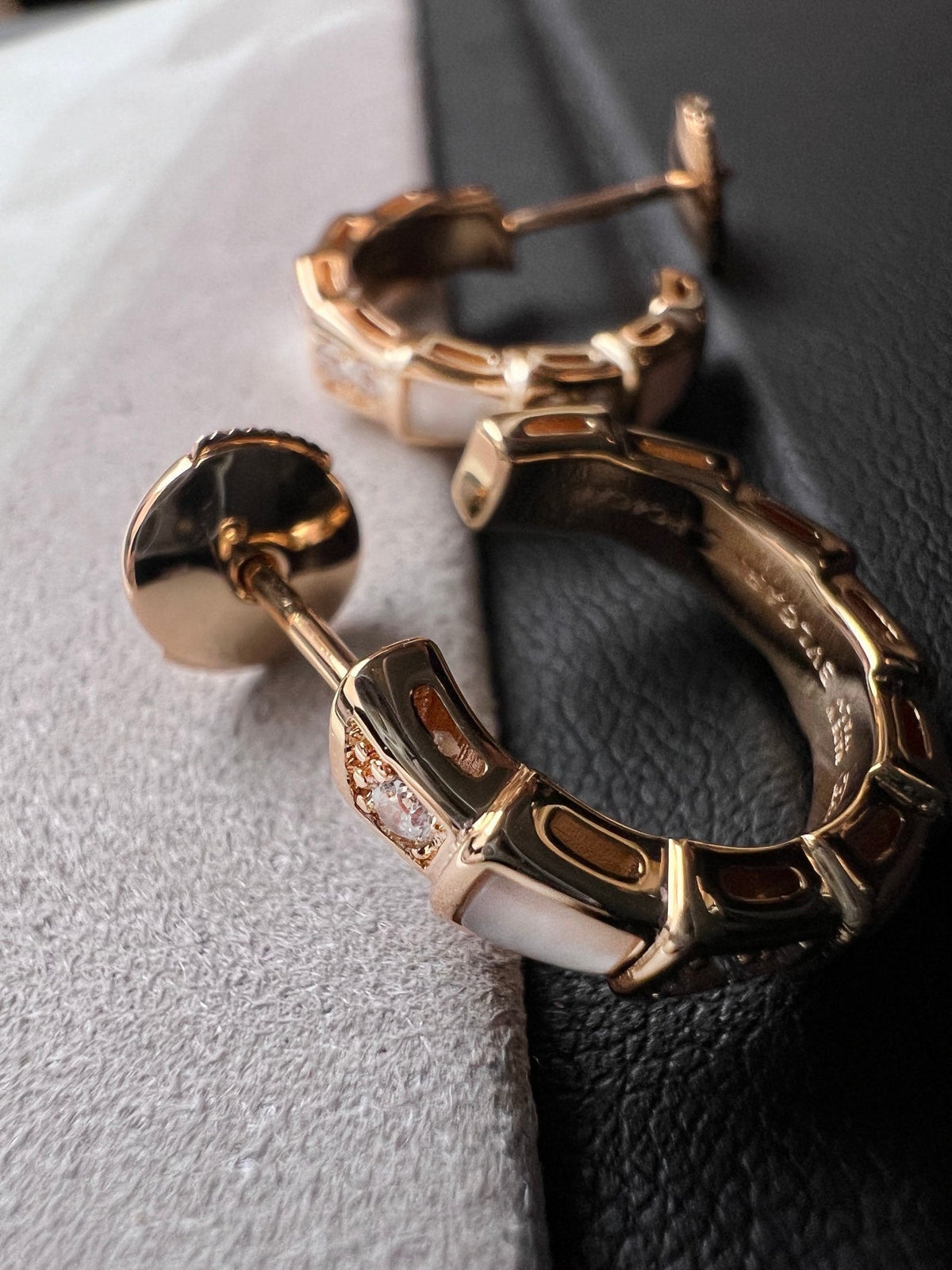 [⭐Aura]SERPENTI MOP PINK GOLD EARRINGS