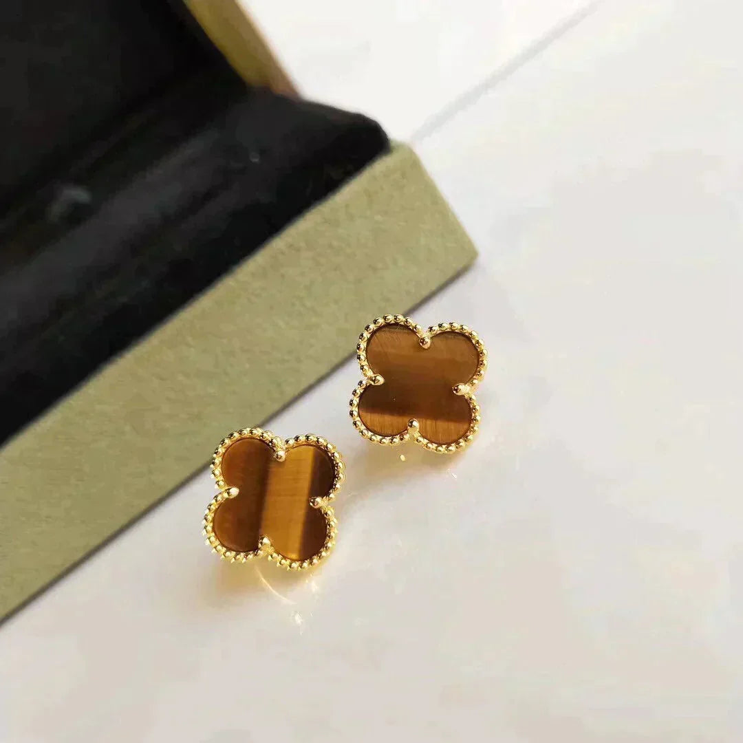 [⭐Aura]CLOVER MEDIUM 1 MOTIFS TIGER EYE EARRINGS