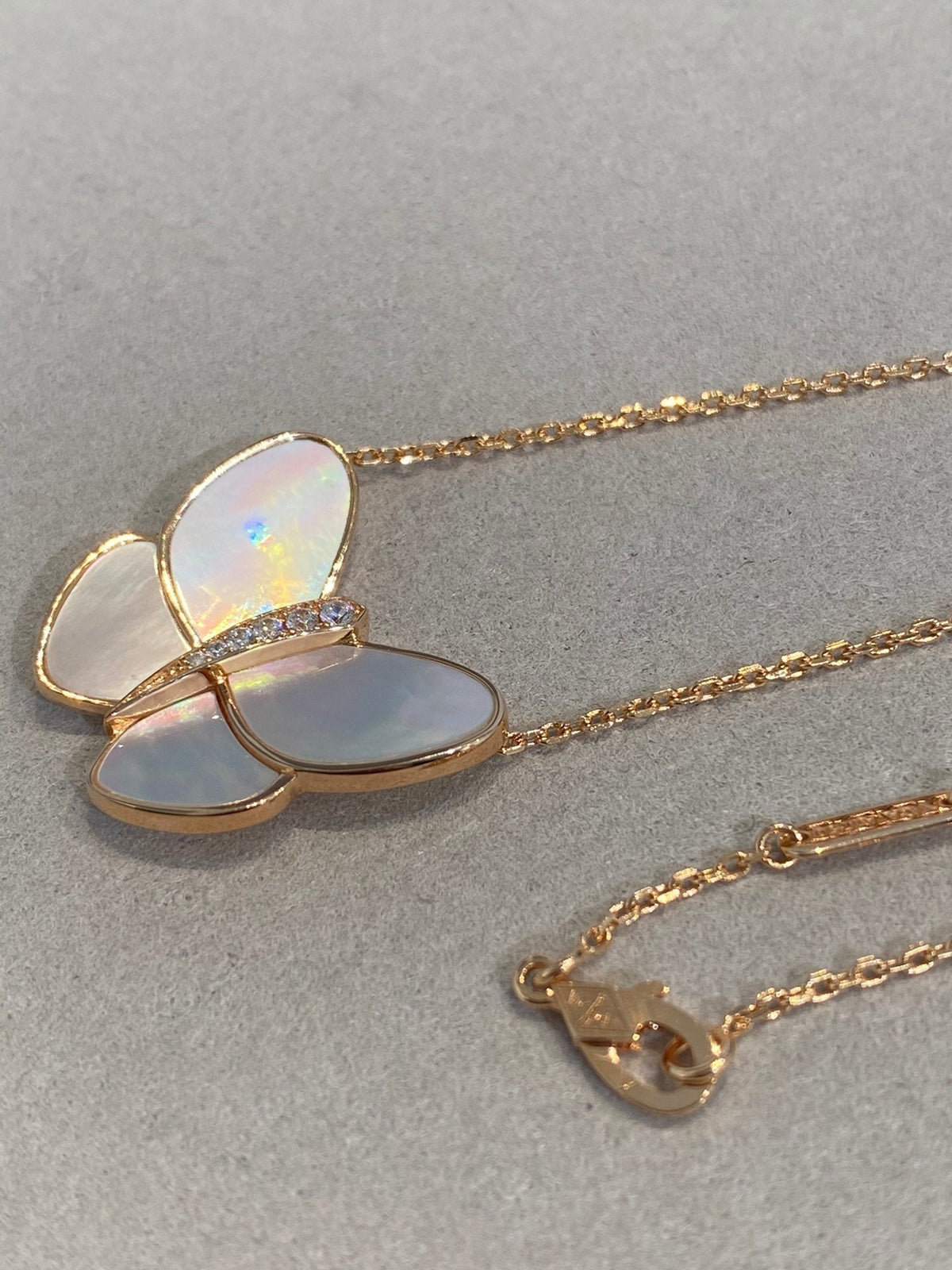 [⭐Aura]BUTTERFLY GOLD MOP DIAMOND NECKLACE
