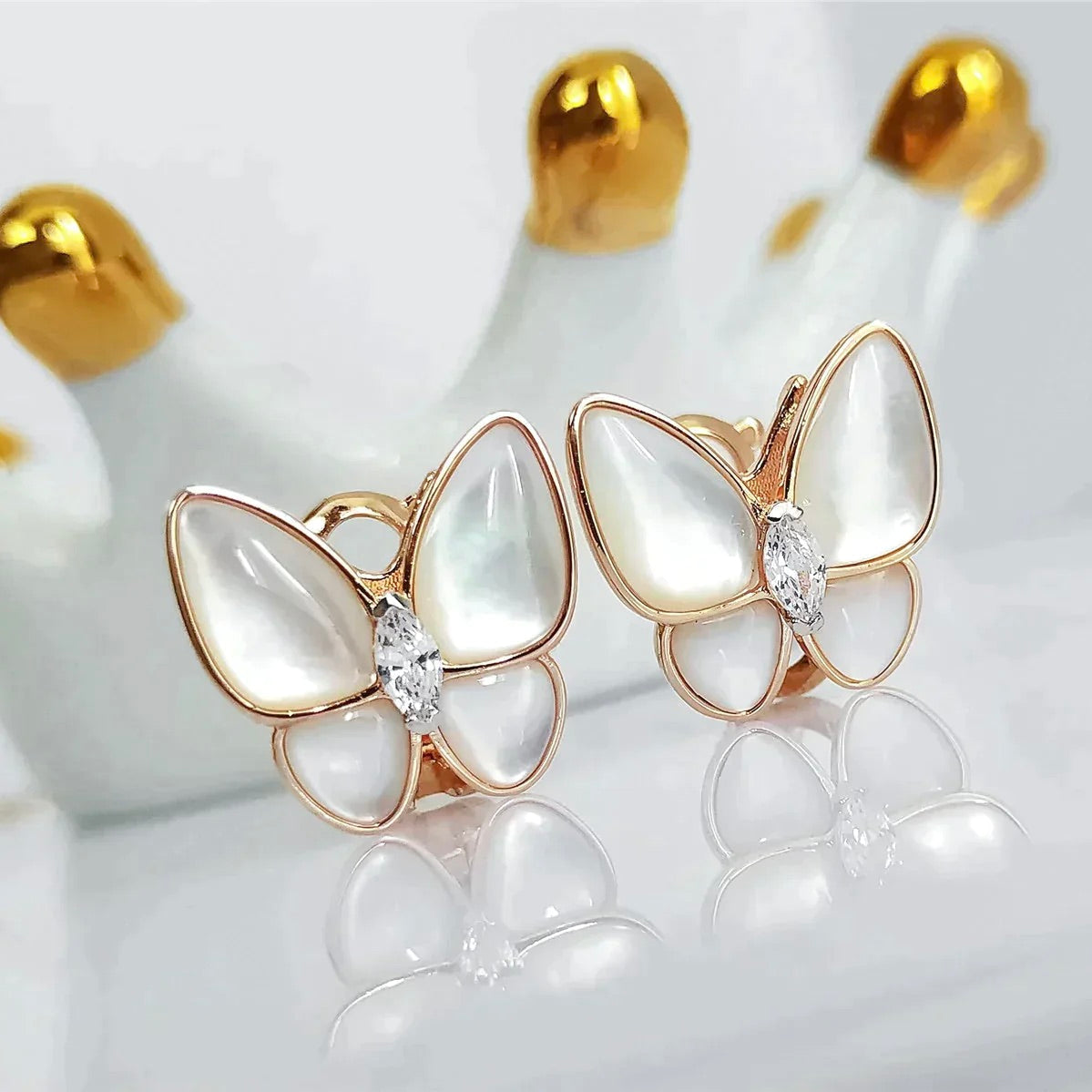 [⭐Aura]BUTTERFLY MOP DIAMOND EARRINGS
