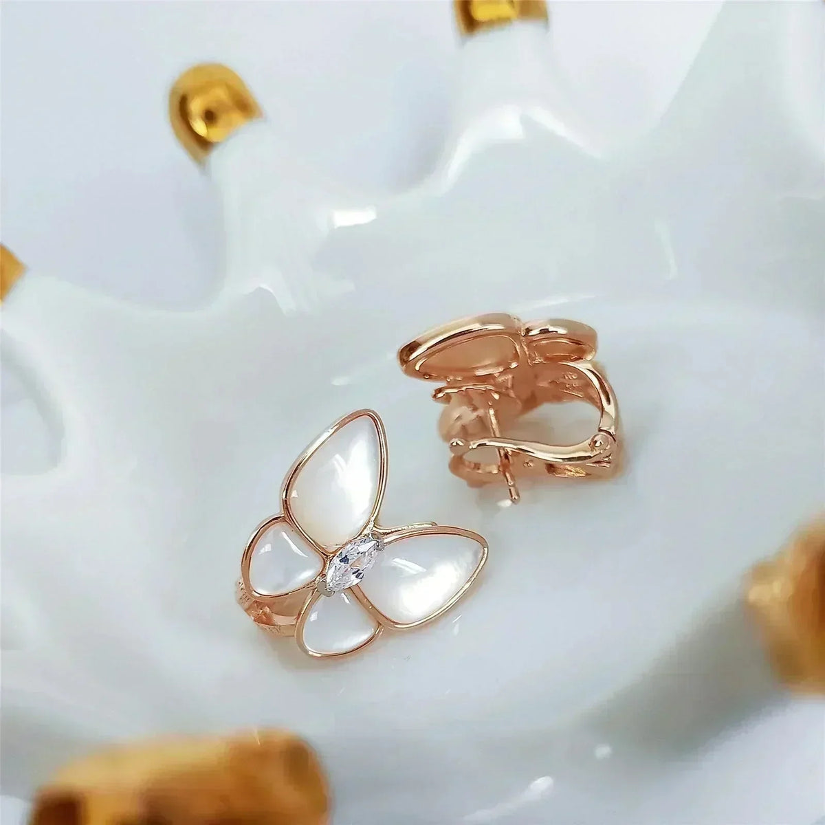 [⭐Aura]BUTTERFLY MOP DIAMOND EARRINGS