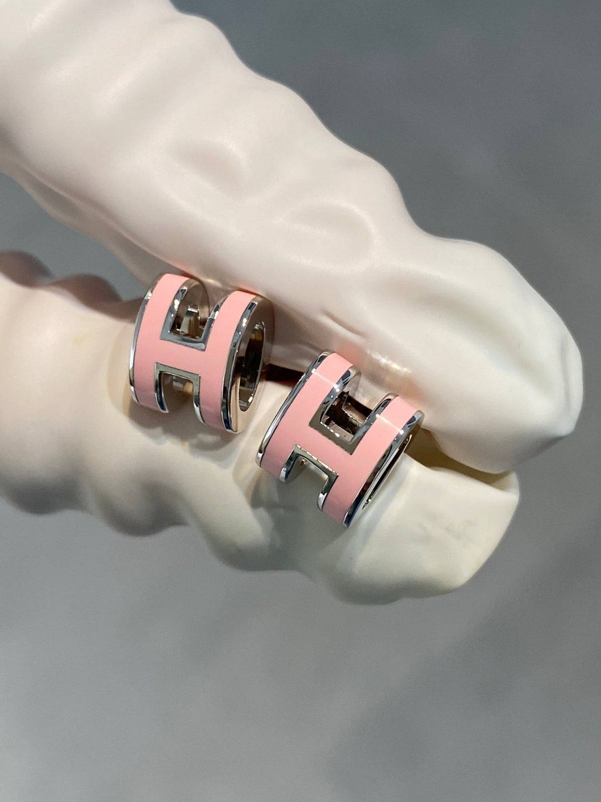 [⭐Aura]MINI POP H SILVER EARRINGS PINK