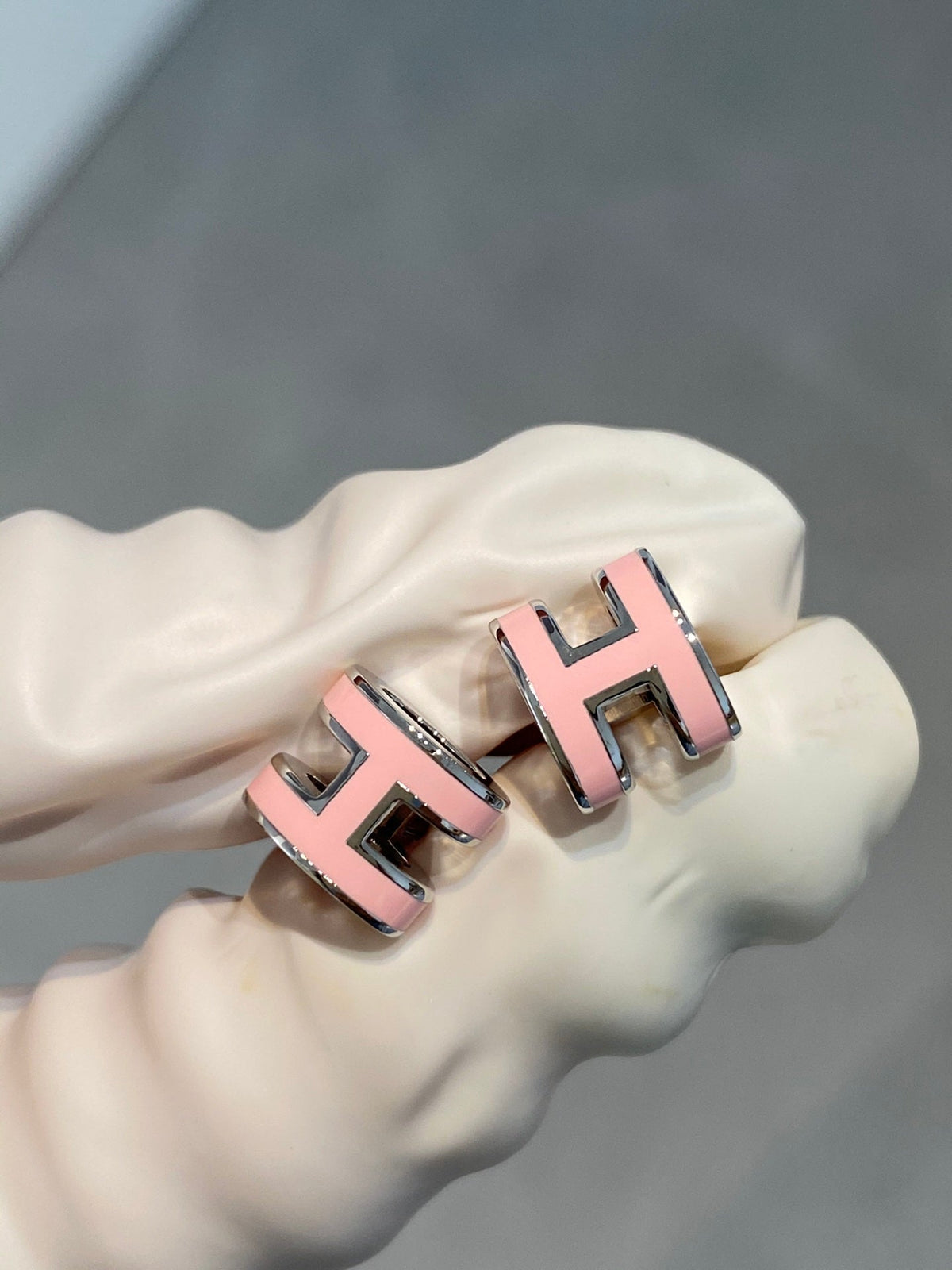 [⭐Aura]MINI POP H SILVER EARRINGS PINK