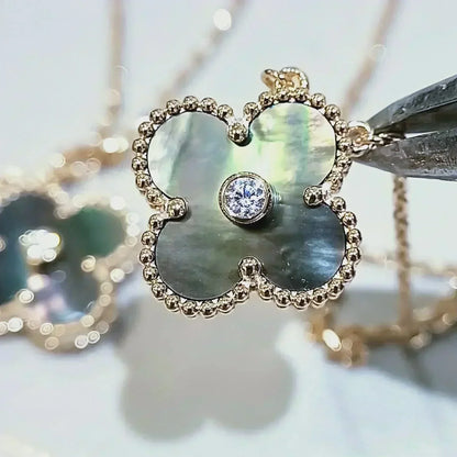 [⭐Aura]CLOVER 15MM DIAMOND AND MOTHER-OF-GREY NECKLACE