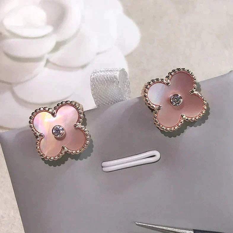 [⭐Aura]CLOVER MEDIUM 1 MOTIFS  PINK MOP DIAMOND EARRINGS