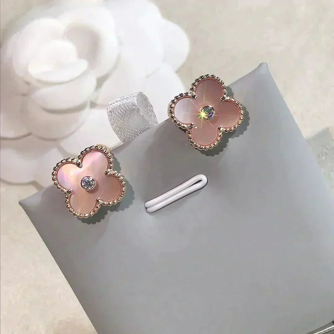 [⭐Aura]CLOVER MEDIUM 1 MOTIFS  PINK MOP DIAMOND EARRINGS