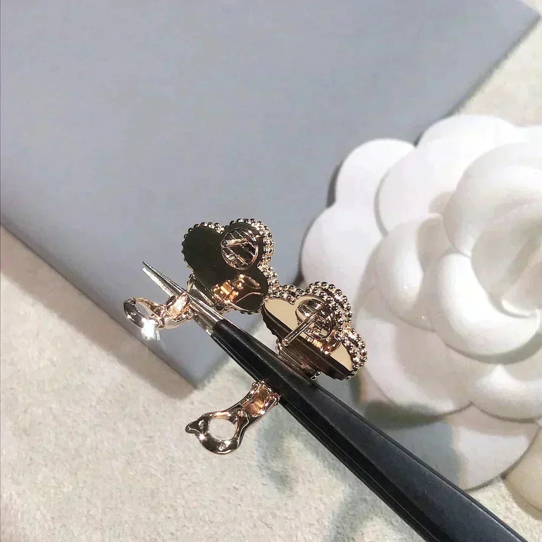 [⭐Aura]CLOVER MEDIUM 1 MOTIFS  PINK MOP DIAMOND EARRINGS