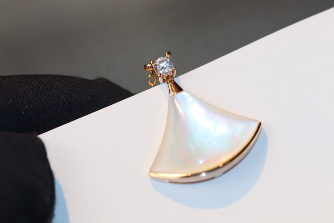 [⭐Aura]DREAM NECKLACE WHITE MOP PINK GOLD 1 DIAMOND