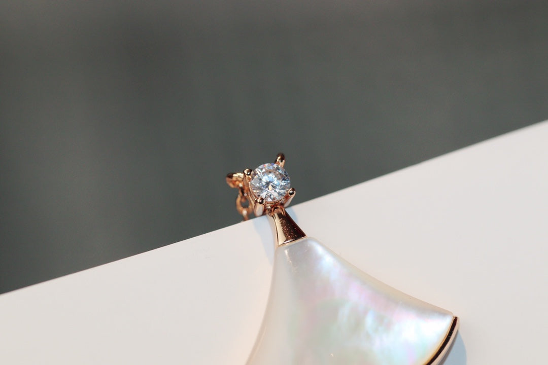 [⭐Aura]DREAM NECKLACE WHITE MOP PINK GOLD 1 DIAMOND