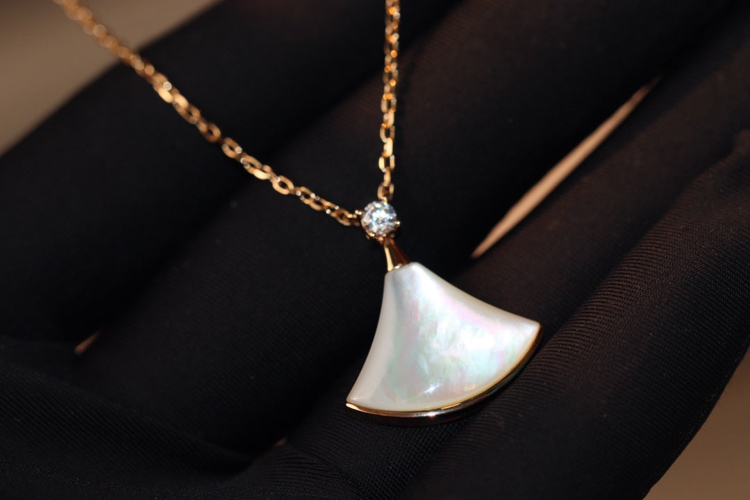 [⭐Aura]DREAM NECKLACE WHITE MOP PINK GOLD 1 DIAMOND