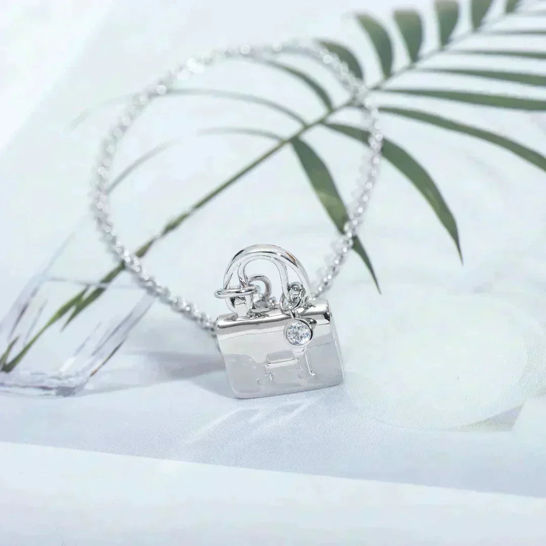 [⭐Aura]AMULETTE PEDANT SILVER NECKLACE