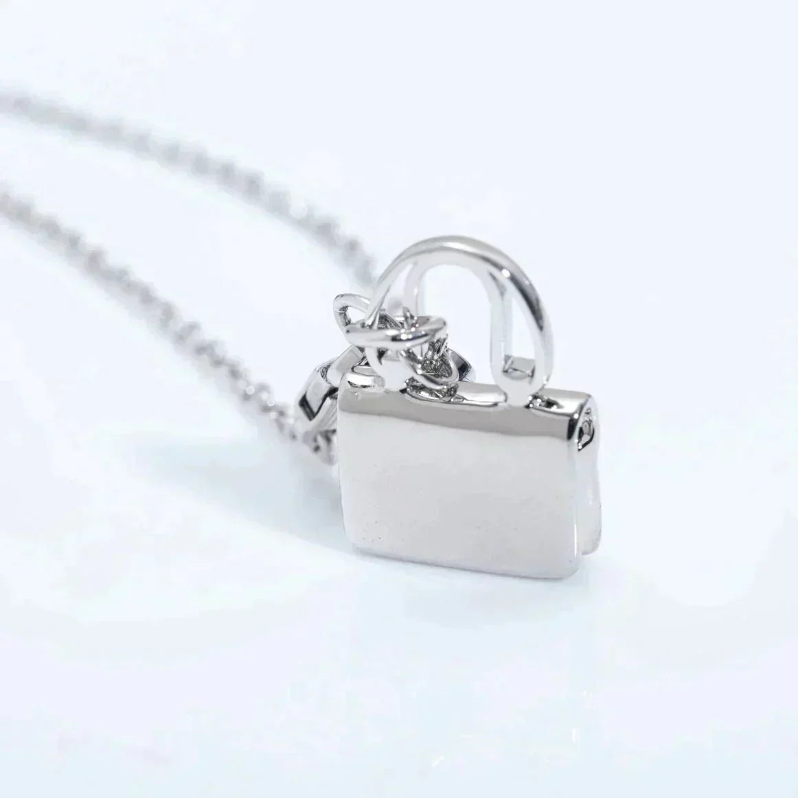 [⭐Aura]AMULETTE PEDANT SILVER NECKLACE