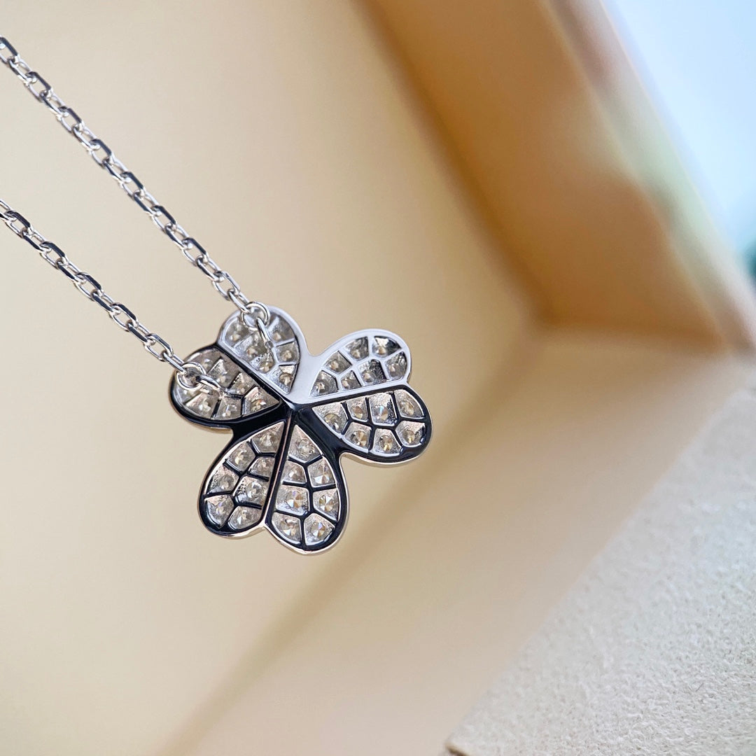 [⭐Aura]CLOVER DIAMOND NECKLACE SILVER