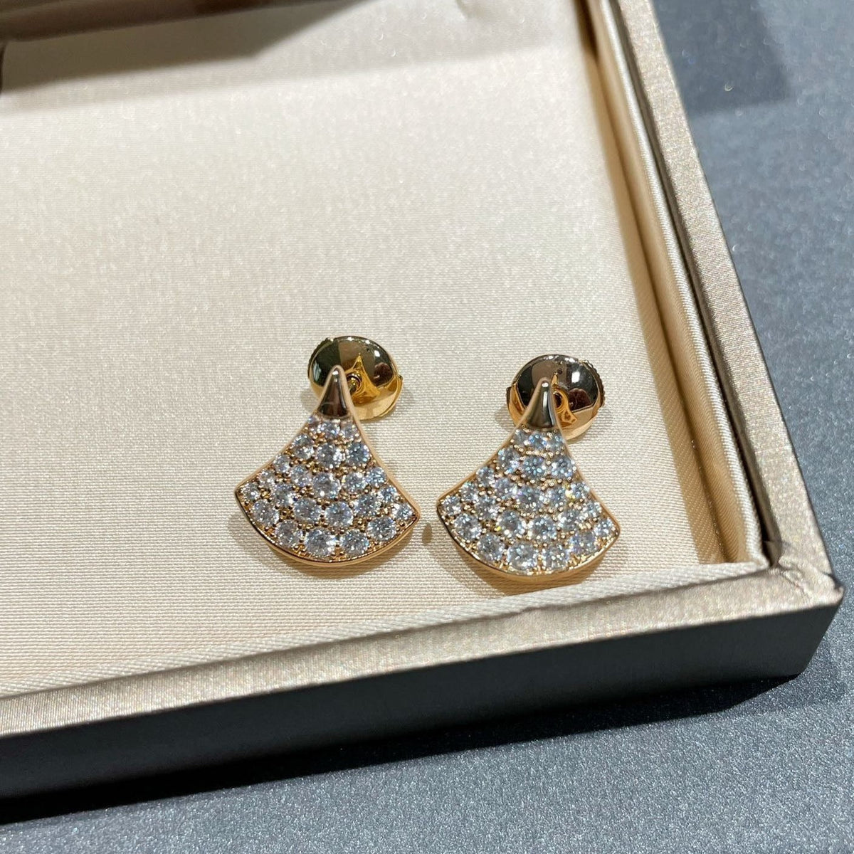 [⭐Aura]DREAM STUD EARRINGS DIAMOND