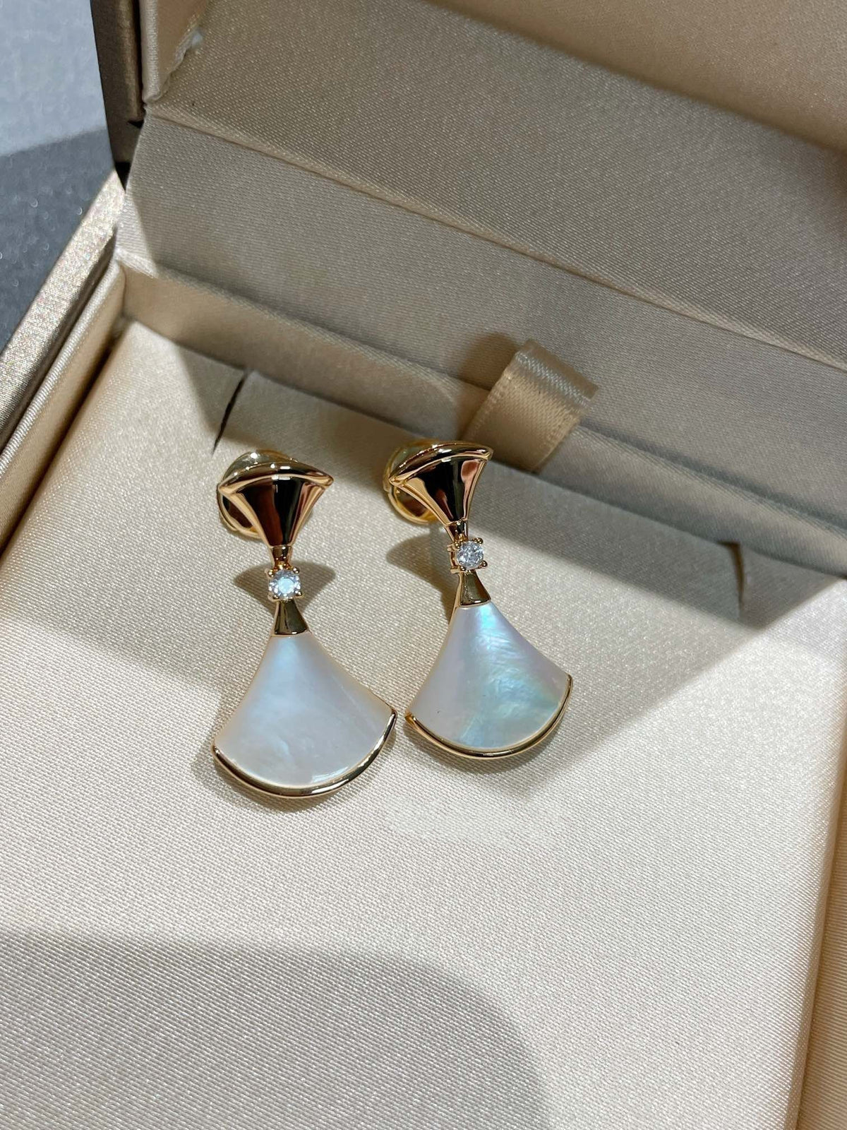 [⭐Aura]DREAM MOP 1 DIAMOND EARRINGS