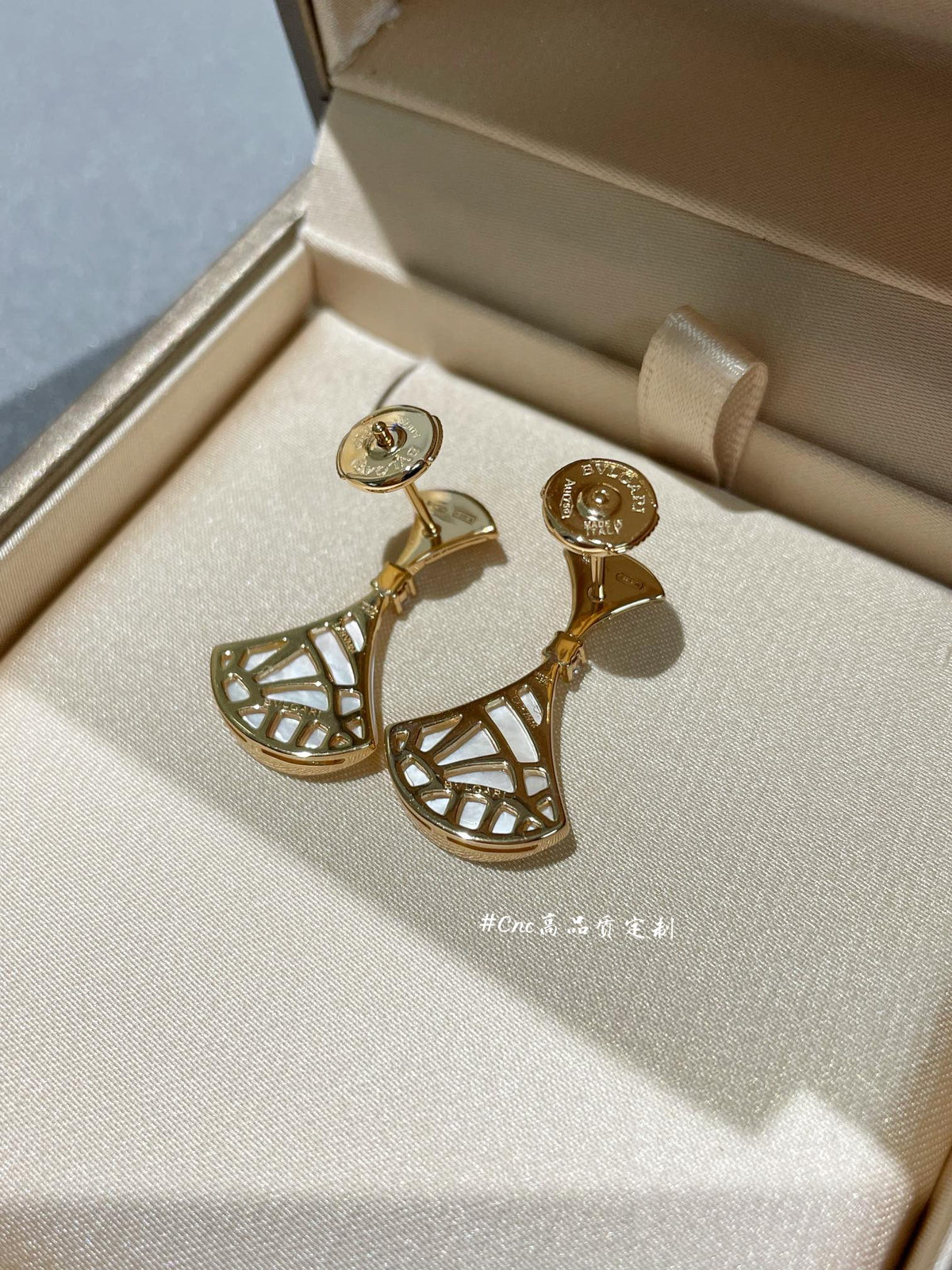 [⭐Aura]DREAM MOP 1 DIAMOND EARRINGS