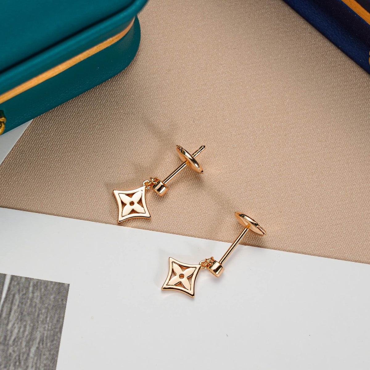 [⭐Aura]STAR EARRINGS GOLD