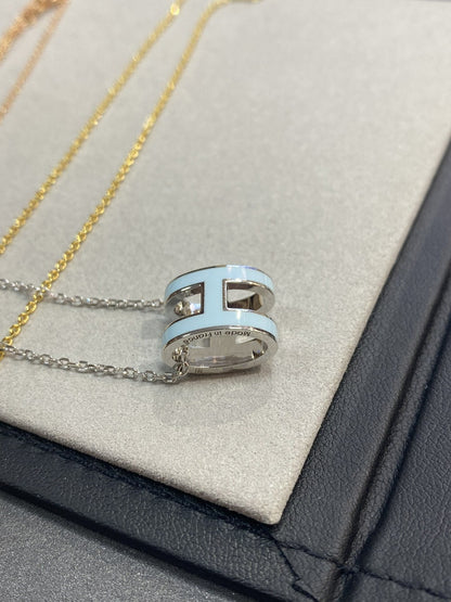 [⭐Aura]POP H LIGHT BLUE NECKLACE
