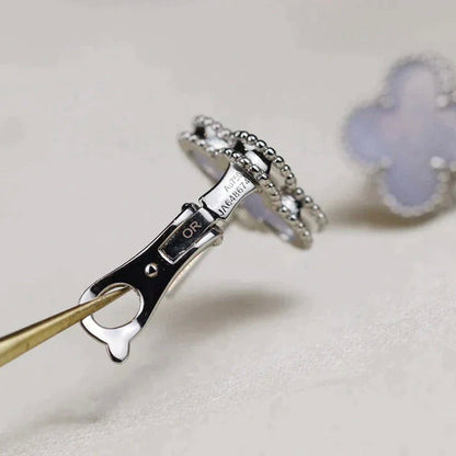 [⭐Aura]CLOVER MEDIUM 1 MOTIFS  WHITE MOP EARRINGS SILVER