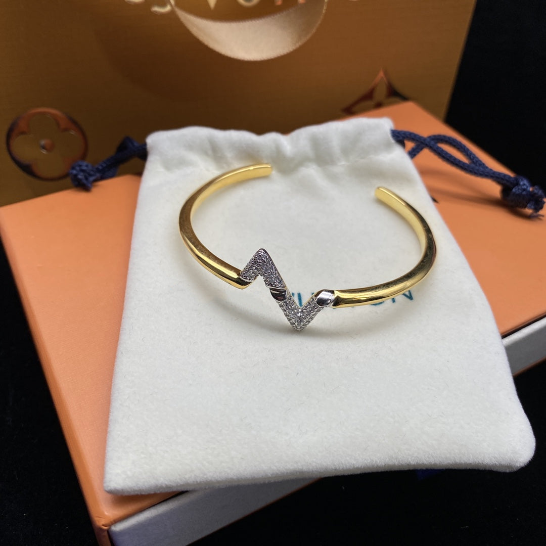 [⭐Aura]VOLTE UPSITE DOWN DIAMOND GOLD OPEN BRACELET