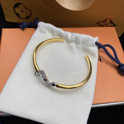 [⭐Aura]VOLTE UPSITE DOWN DIAMOND GOLD OPEN BRACELET
