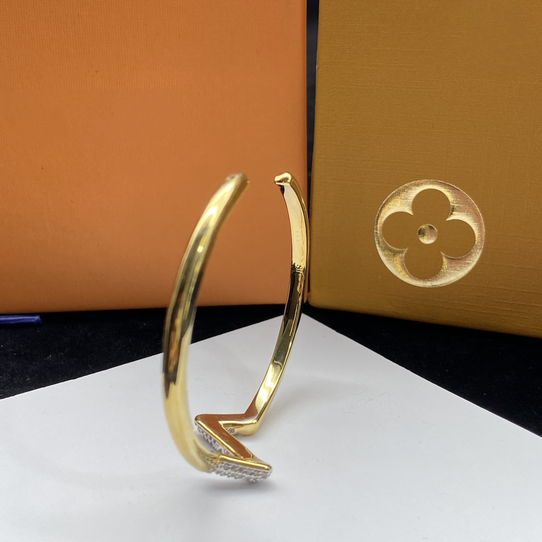 [⭐Aura]VOLTE UPSITE DOWN DIAMOND GOLD OPEN BRACELET