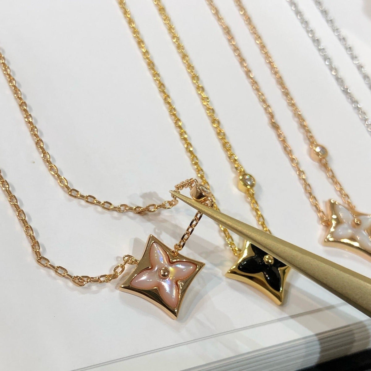 [⭐Aura]STAR BLACK MOP NECKLACE