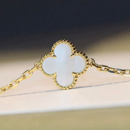 [⭐Aura]CLOVER 20 MOTIFS WHITE MOP NECKLACE