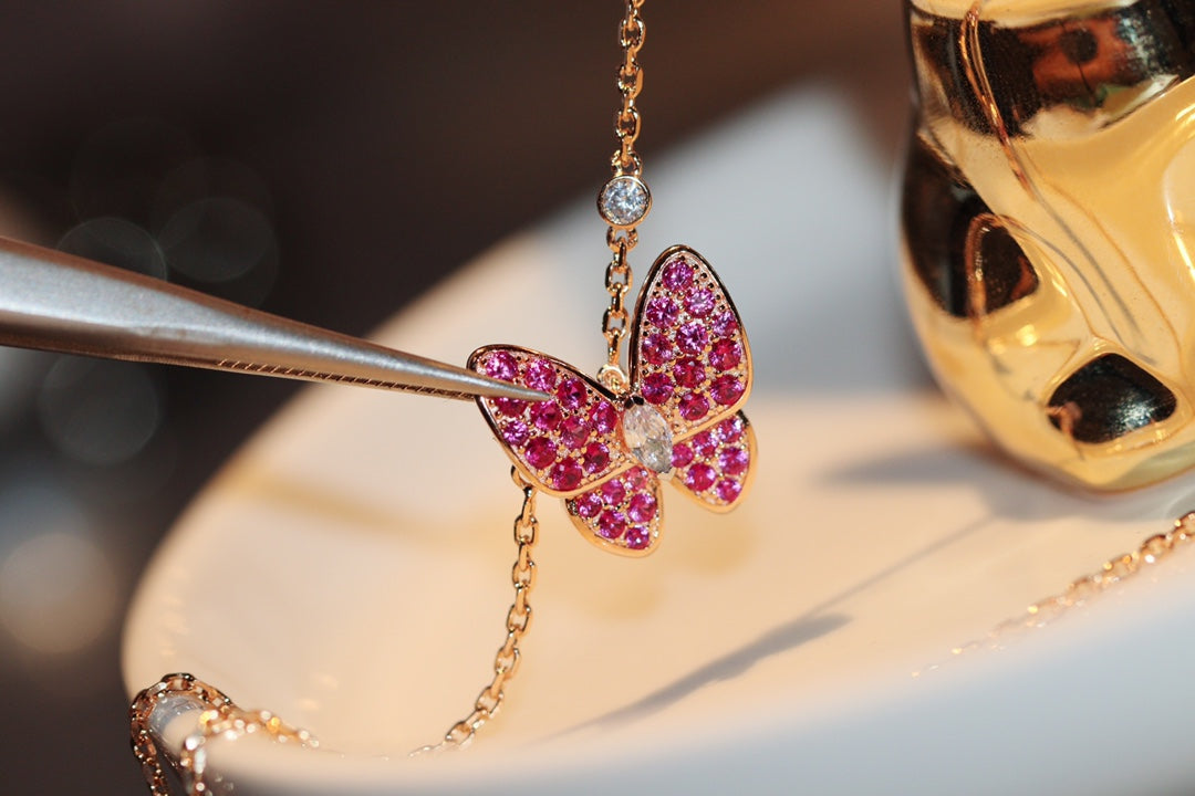 [⭐Aura]BUTTERFLY RED DIAMOND ROSE GOLD NECKLACE