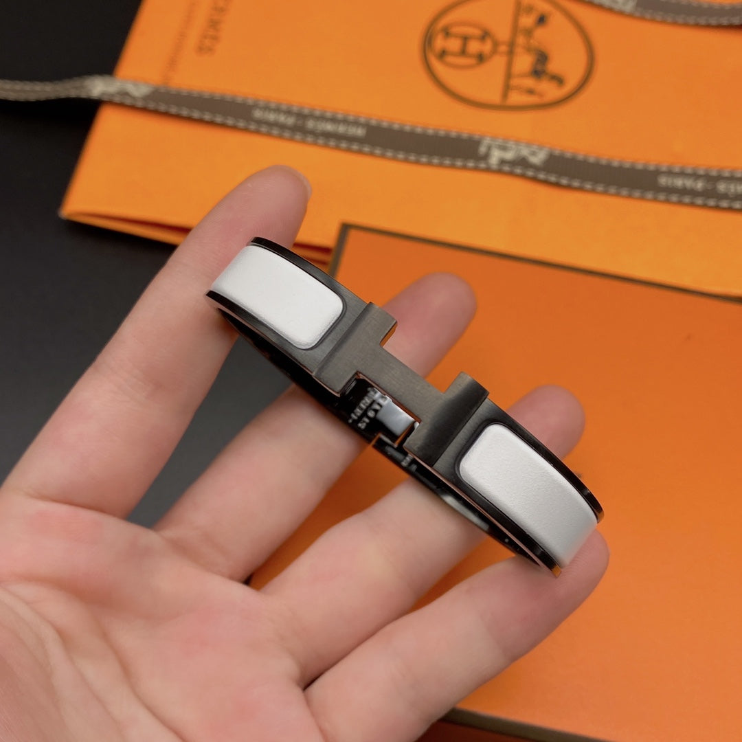 [⭐Aura]H BRACELET 12MM BLACK WHITE CERAMIC