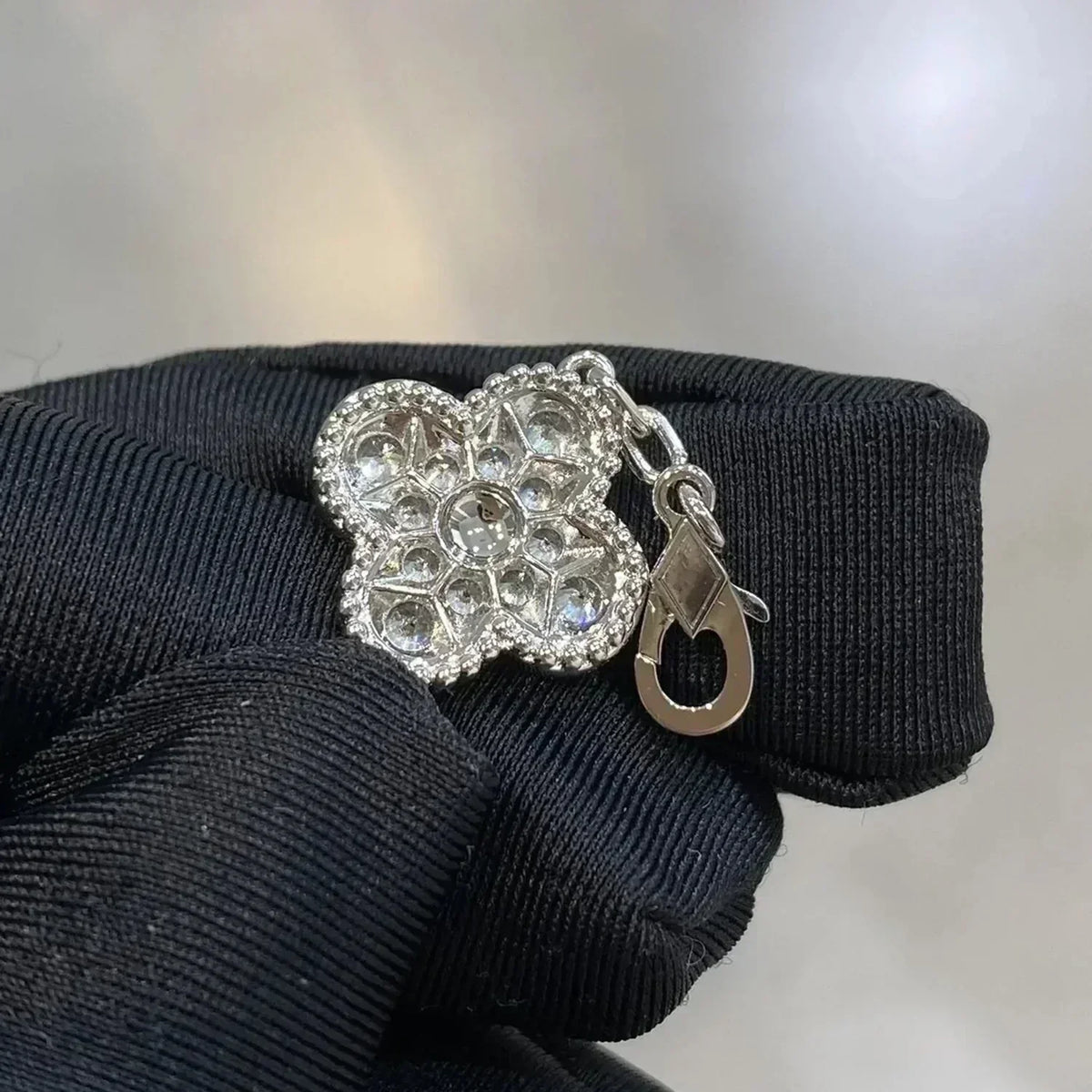 [⭐Aura] CLOVER 5 MOTIF FULL DIAMOND BRACELET COLLECTION