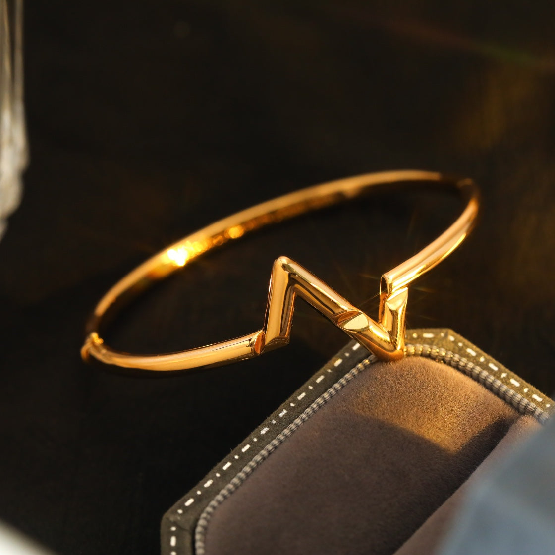 [⭐Aura]VOLTE UPSITE DOWN BRACELET