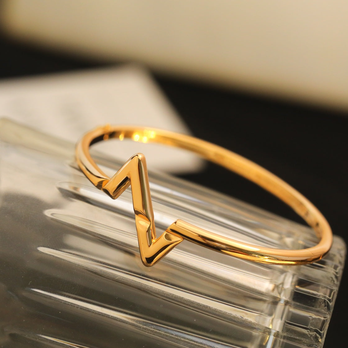 [⭐Aura]VOLTE UPSITE DOWN BRACELET