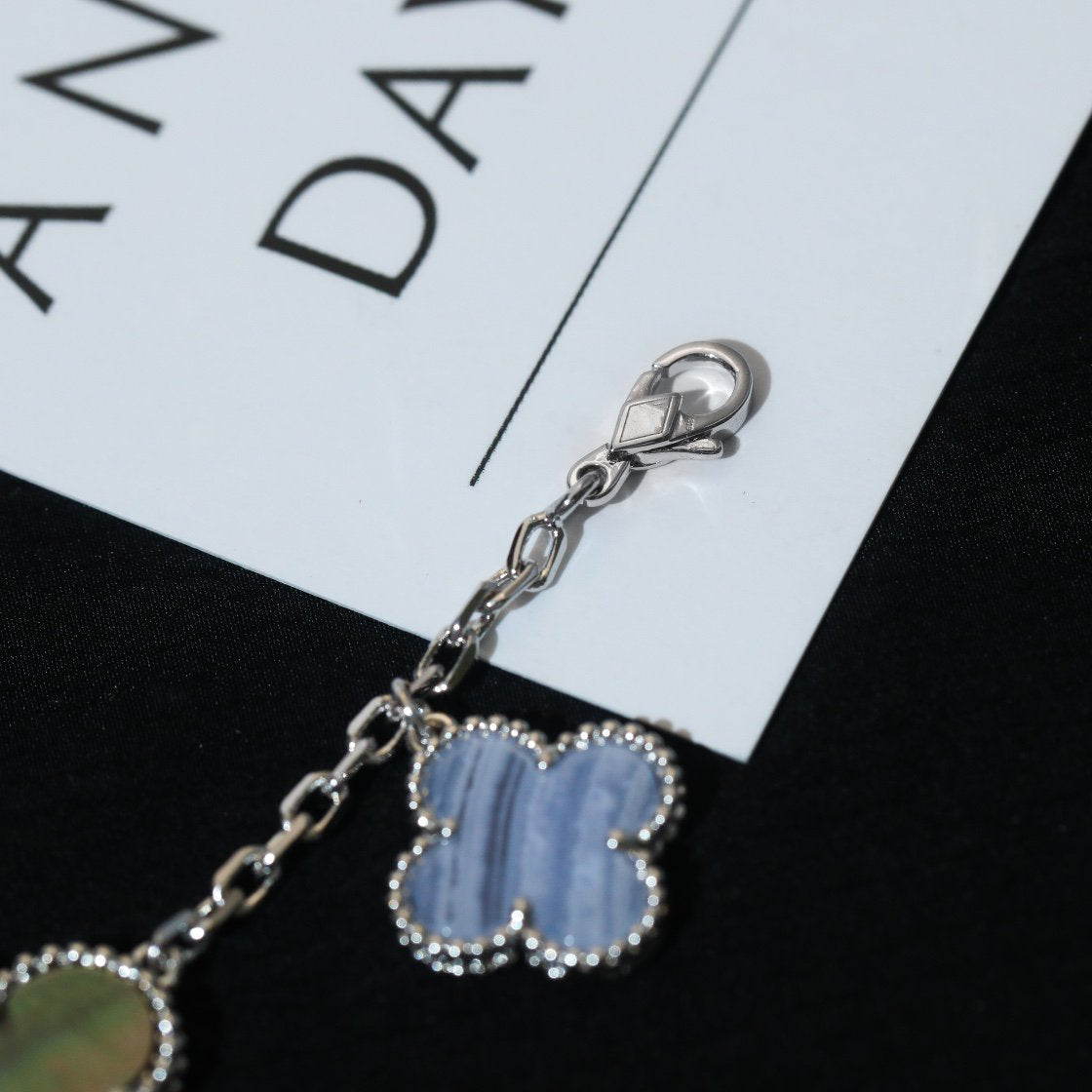 [⭐Aura]CLOVER BRACELET 5 MOTIFS MOP CHALCEDONY SILVER