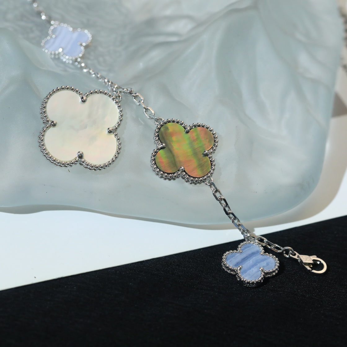 [⭐Aura]CLOVER BRACELET 5 MOTIFS MOP CHALCEDONY SILVER