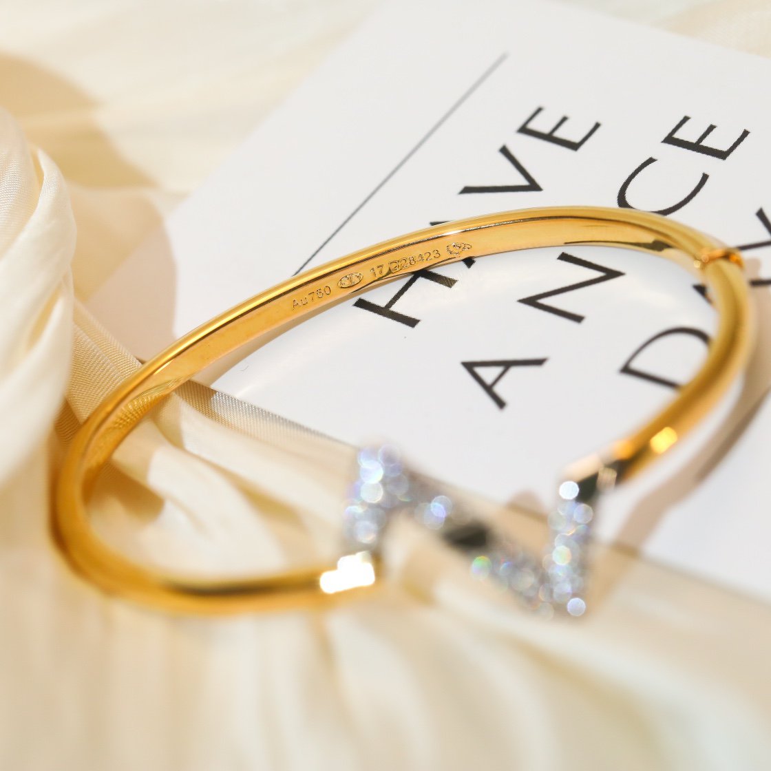 [⭐Aura]VOLTE UPSITE DOWN GOLD DIAMOND BRACELET