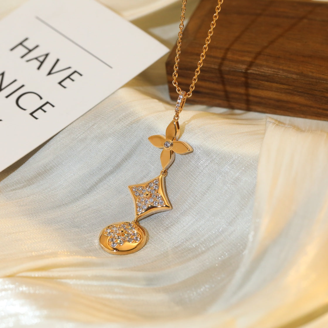 [⭐Aura]STAR AND SUN DIAMOND PINK GOLD NECKLACE
