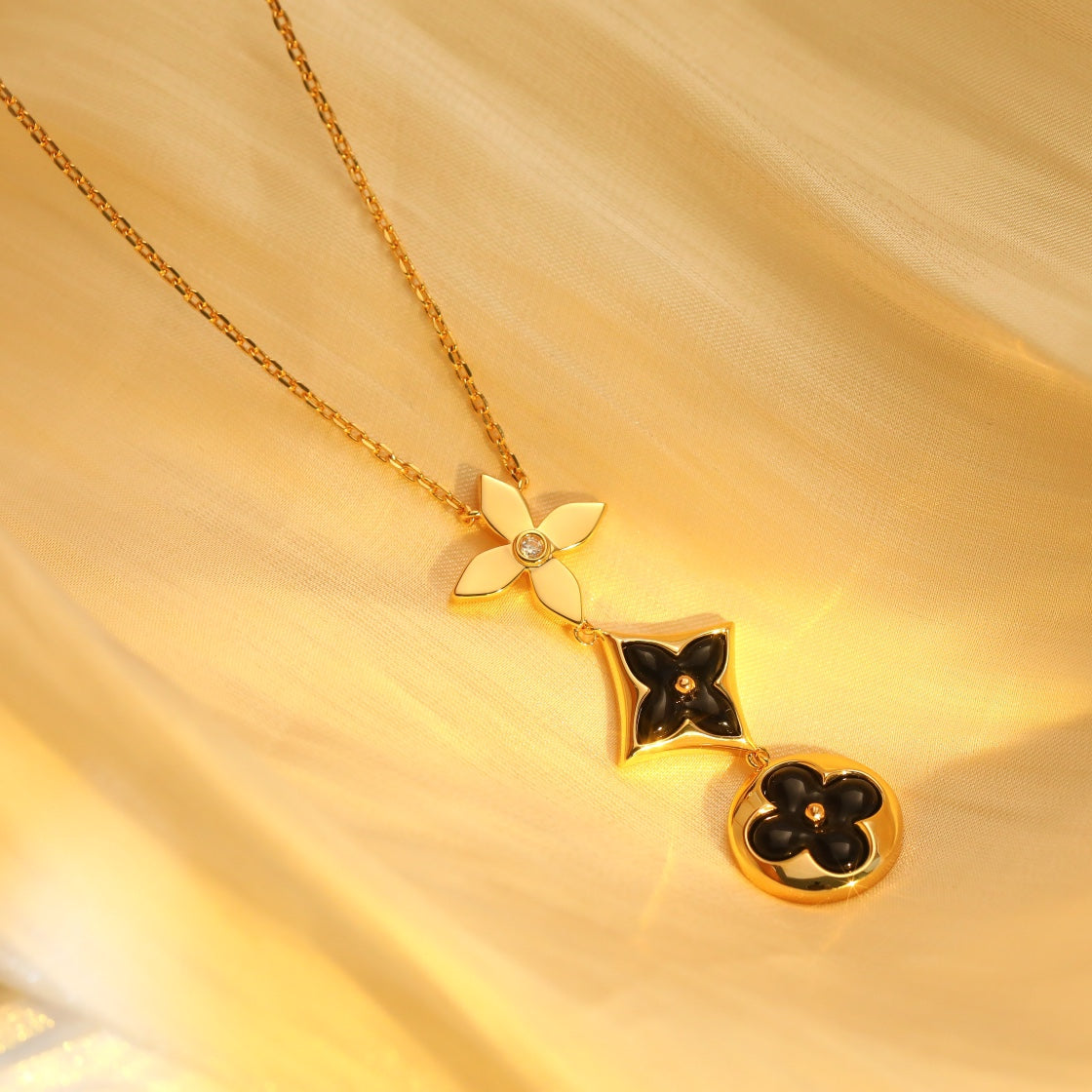 [⭐Aura]STAR AND SUN ONYX PINK GOLD NECKLACE