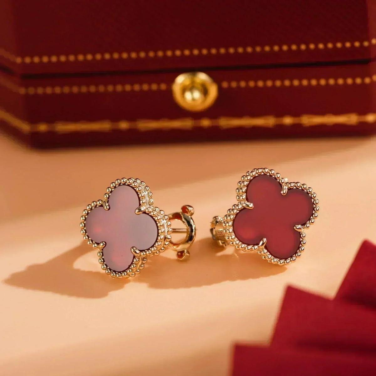 [⭐Aura]CLOVER MEDIUM 1 MOTIFS CARNELIAN  EARRINGS