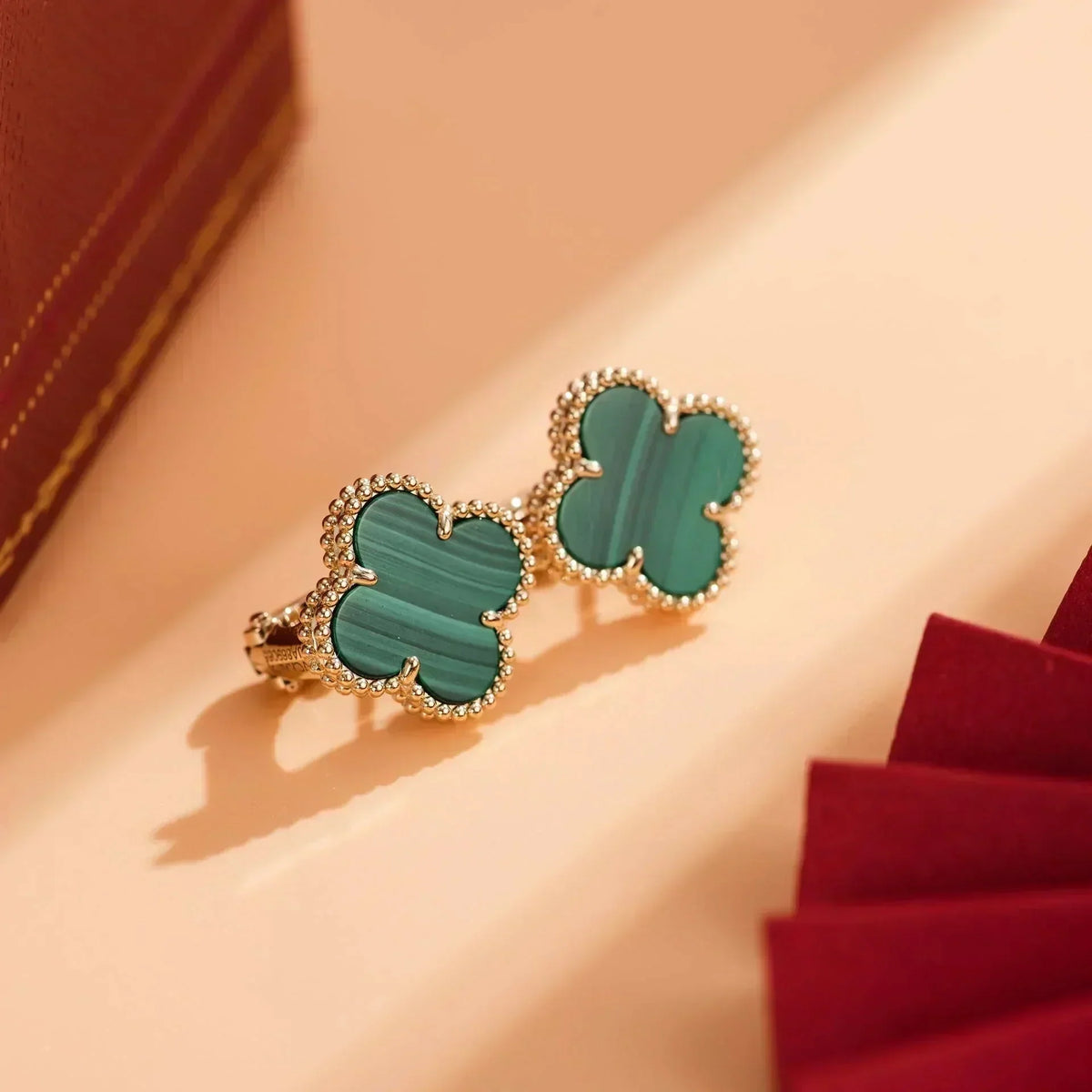 [⭐Aura]CLOVER MEDIUM 1 MOTIFS MALACHITE  EARRINGS
