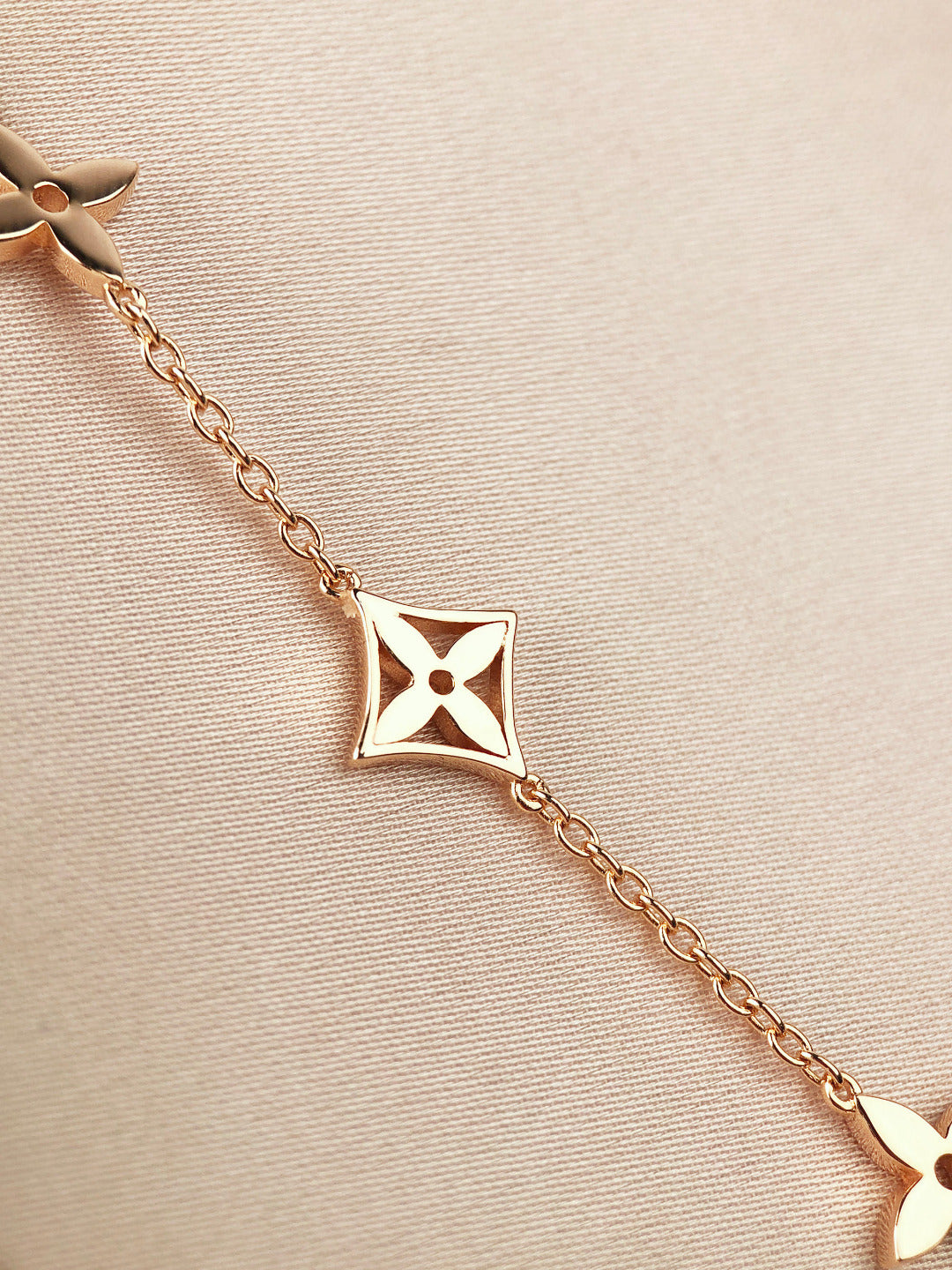 [⭐Aura]STAR AND SUN 7 MOTIFS GOLD BRACELET